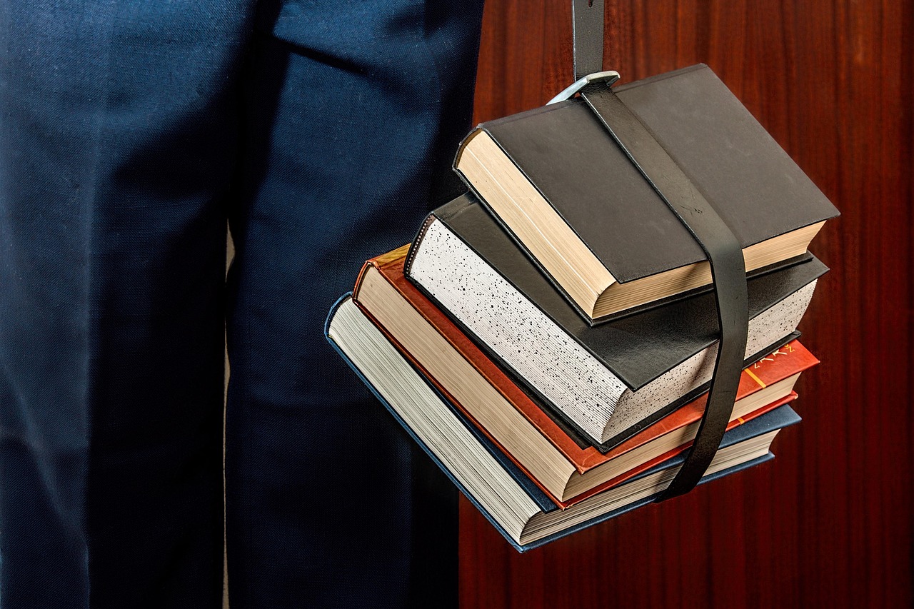 How to Choose a College Major: A Guide for High School Students